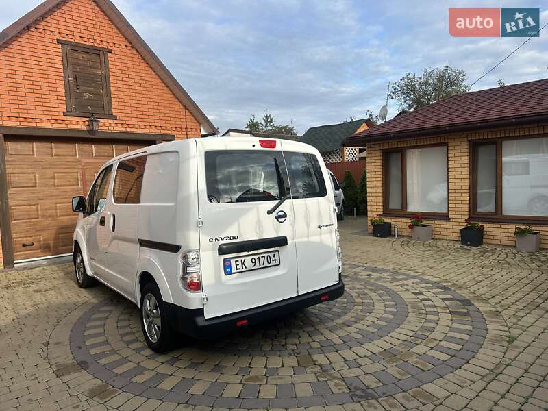 Грузовой фургон Nissan e-NV200 2018 в Хмельницком