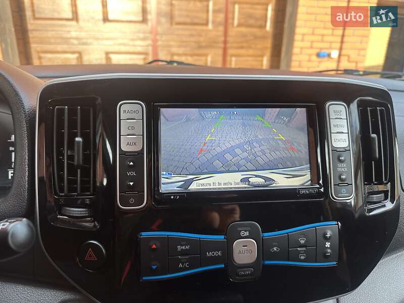 Грузовой фургон Nissan e-NV200 2018 в Хмельницком