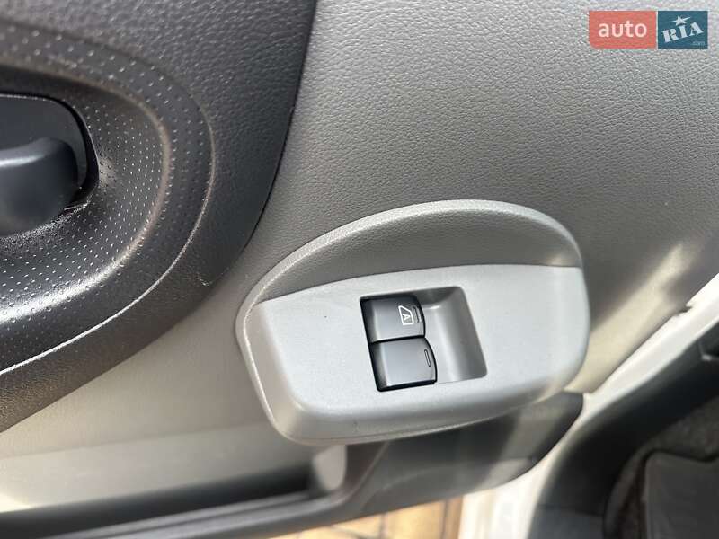 Грузовой фургон Nissan e-NV200 2018 в Хмельницком