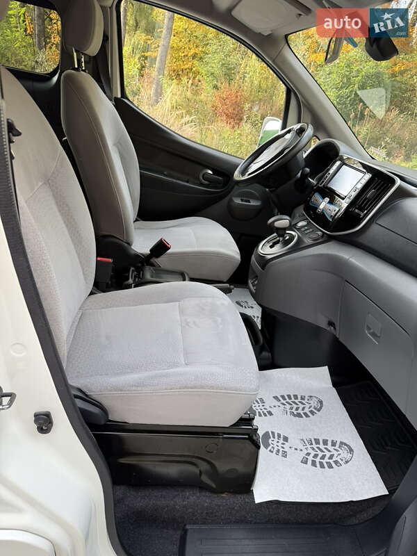 Мінівен Nissan e-NV200 2014 в Дрогобичі