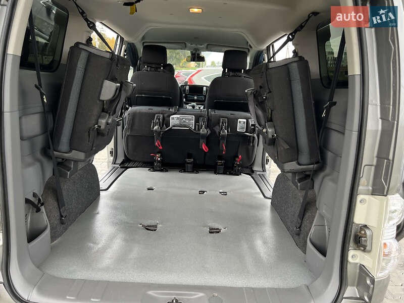 Мінівен Nissan e-NV200 2018 в Чернівцях