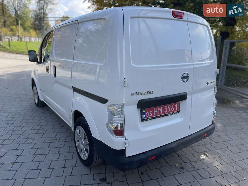 Грузовой фургон Nissan e-NV200 2019 в Хмельницком