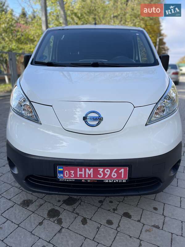 Грузовой фургон Nissan e-NV200 2019 в Хмельницком
