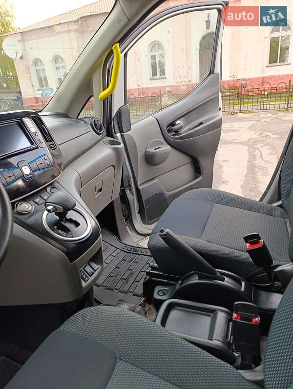 Мінівен Nissan e-NV200 2018 в Семенівці