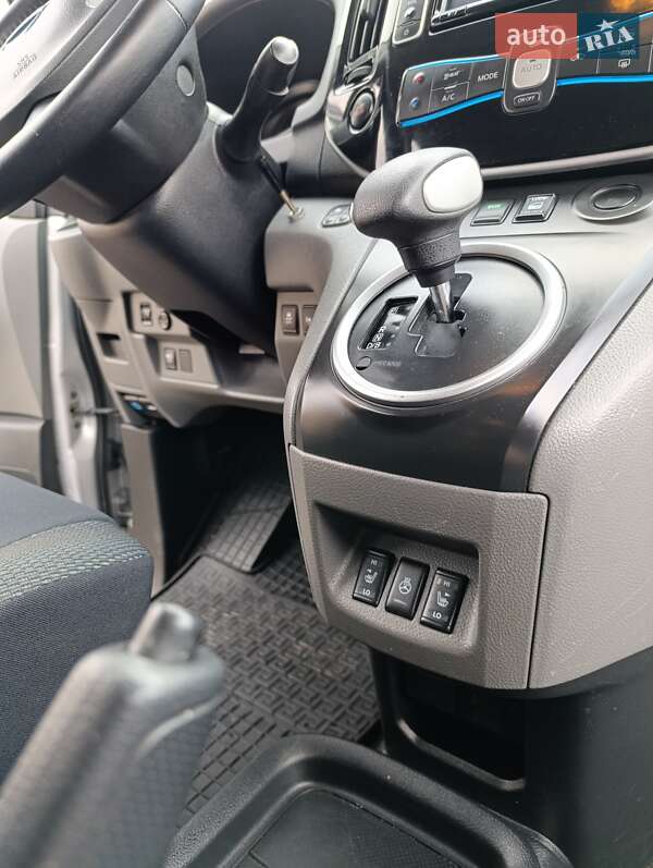 Мінівен Nissan e-NV200 2018 в Семенівці