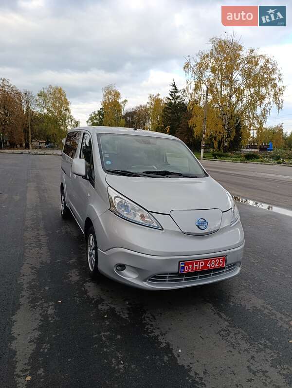 Мінівен Nissan e-NV200 2018 в Семенівці