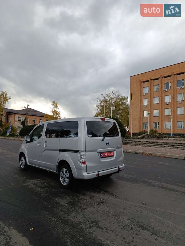 Мінівен Nissan e-NV200 2018 в Семенівці