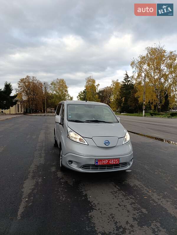 Мінівен Nissan e-NV200 2018 в Семенівці