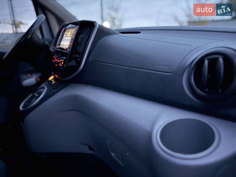 Мінівен Nissan e-NV200 2019 в Житомирі