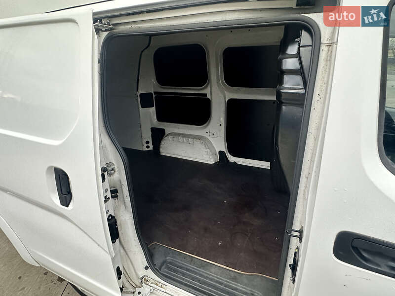 Вантажний фургон Nissan e-NV200 2018 в Городенці