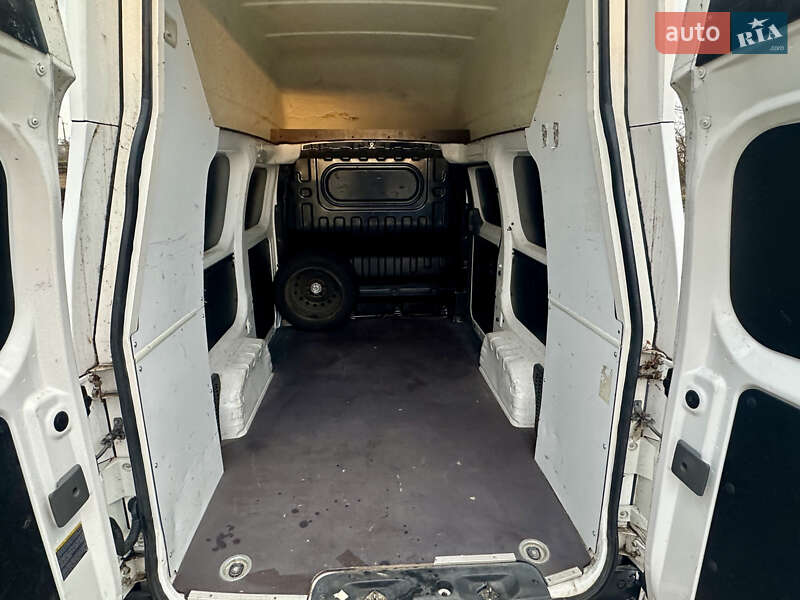 Вантажний фургон Nissan e-NV200 2018 в Городенці