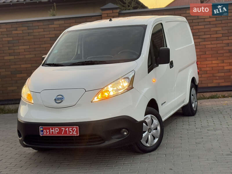 Вантажний фургон Nissan e-NV200 2020 в Вінниці