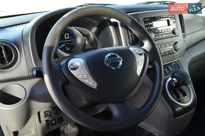 Грузовой фургон Nissan e-NV200 2018 в Львове