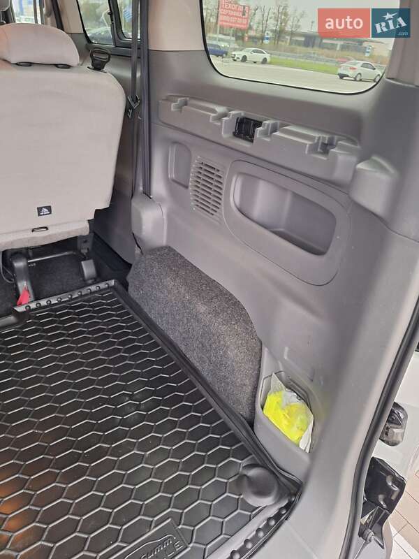 Мінівен Nissan e-NV200 2015 в Борисполі фото 11 Мінівен Nissan e-NV200 2015 в Борисполі