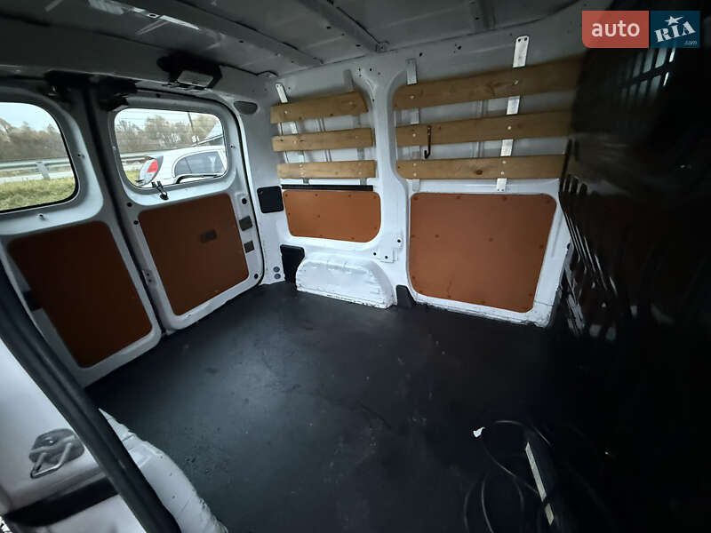 Вантажний фургон Nissan e-NV200 2019 в Стрию