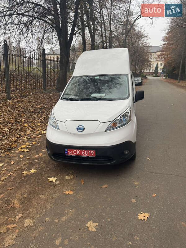 Грузопассажирский фургон Nissan e-NV200 2019 в Киеве