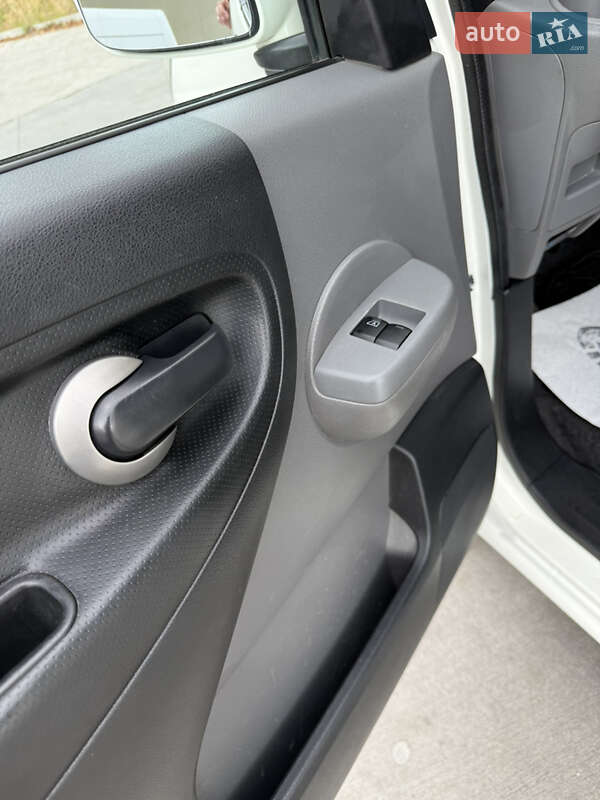 Минивэн Nissan e-NV200 2014 в Дрогобыче фото 15 Минивэн Nissan e-NV200 2014 в Дрогобыче