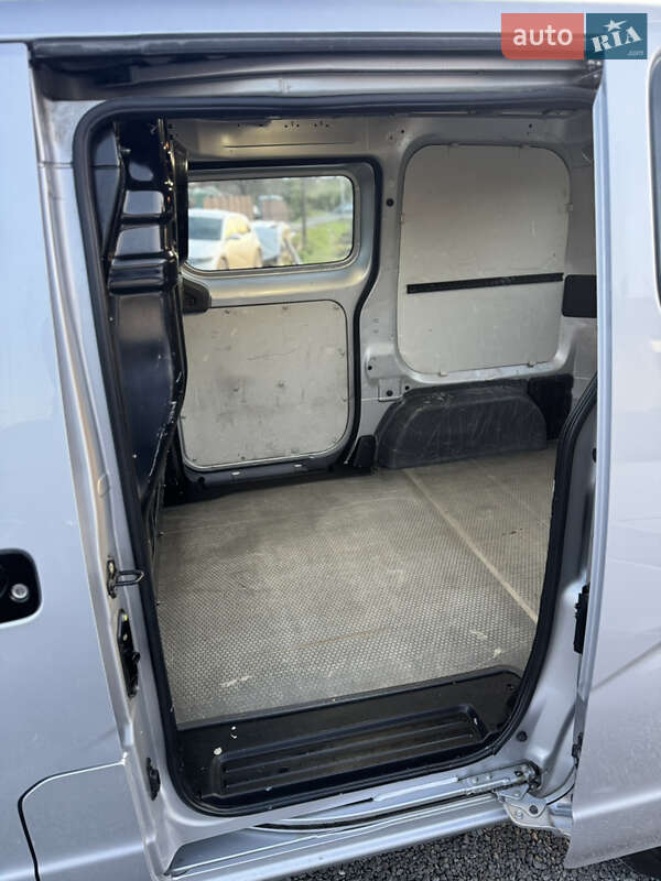 Грузовой фургон Nissan e-NV200 2019 в Ровно
