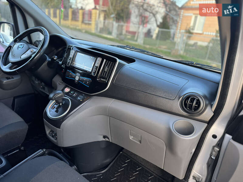 Грузовой фургон Nissan e-NV200 2019 в Ровно