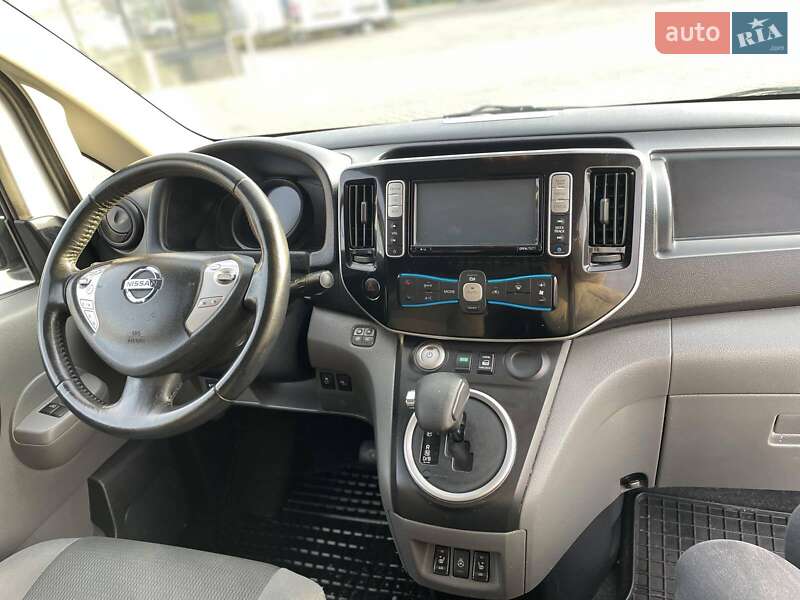 Грузовой фургон Nissan e-NV200 2015 в Киеве