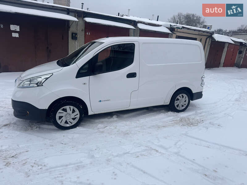Грузовой фургон Nissan e-NV200 2019 в Киеве