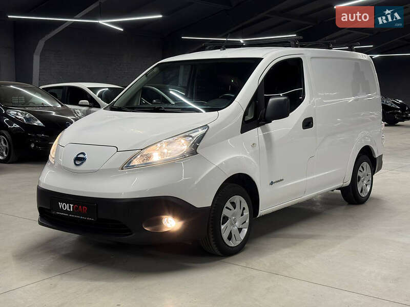 Грузовой фургон Nissan e-NV200 2015 в Владимире