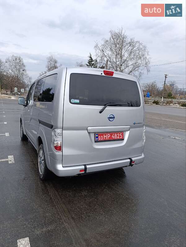 Мінівен Nissan e-NV200 2018 в Семенівці