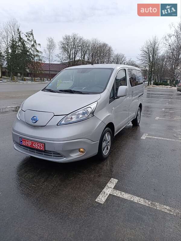 Мінівен Nissan e-NV200 2018 в Семенівці