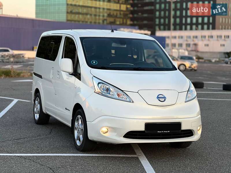 Nissan e-NV200 2015