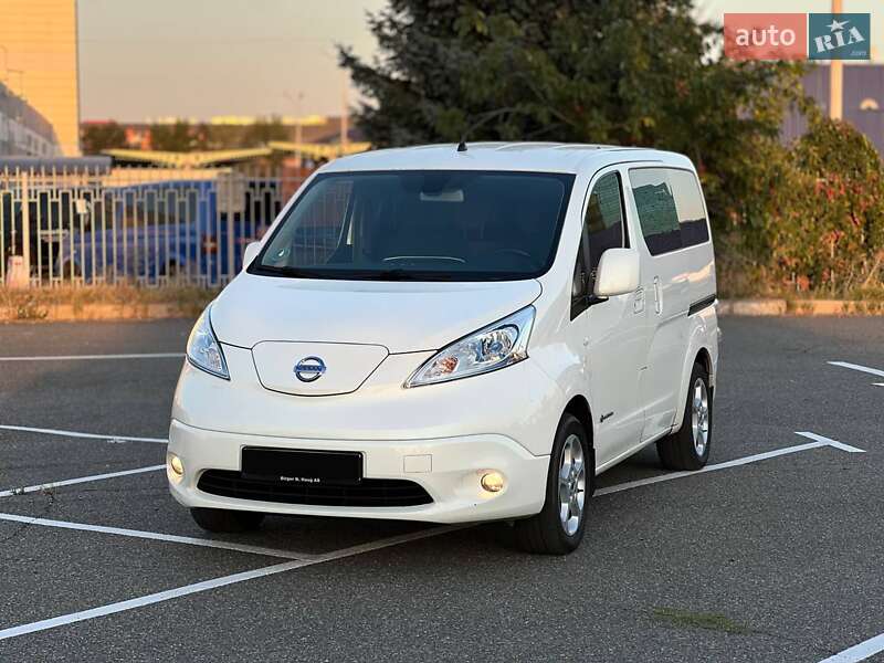 Минивэн Nissan e-NV200 2015 в Киеве