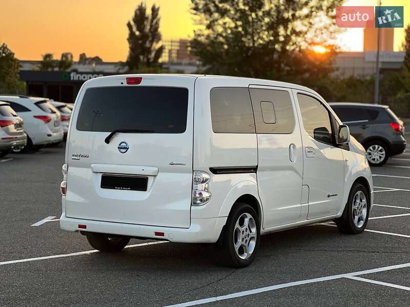 Минивэн Nissan e-NV200 2015 в Киеве