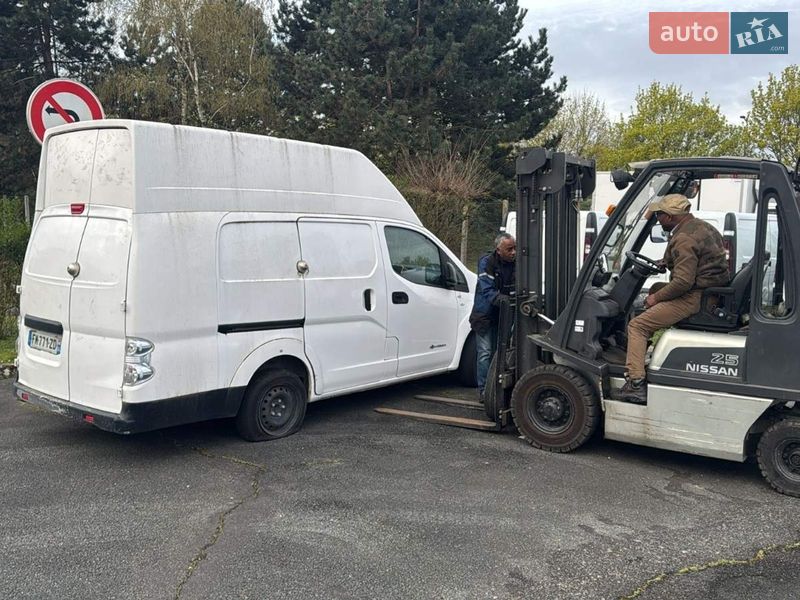 Грузовой фургон Nissan e-NV200 2019 в Житомире