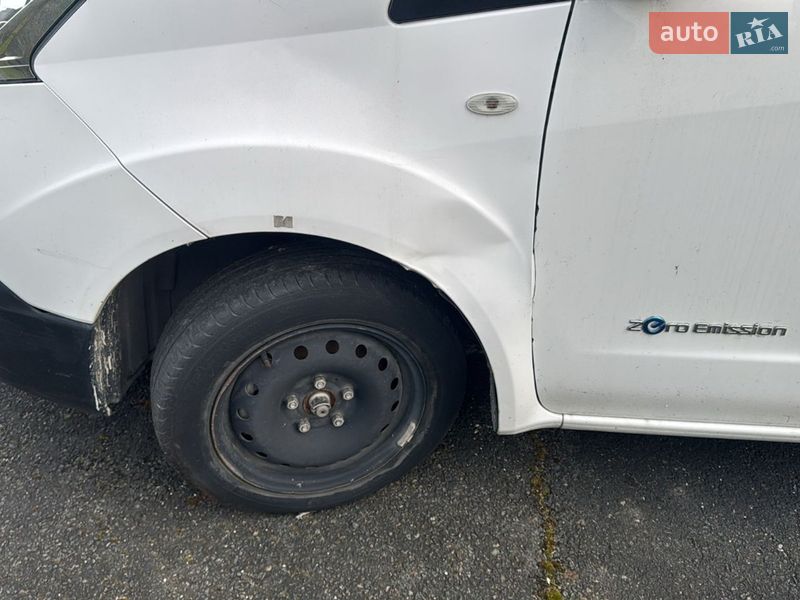 Грузовой фургон Nissan e-NV200 2019 в Житомире