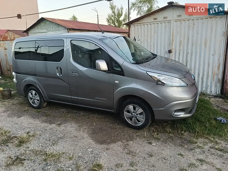 Nissan e-NV200 2015