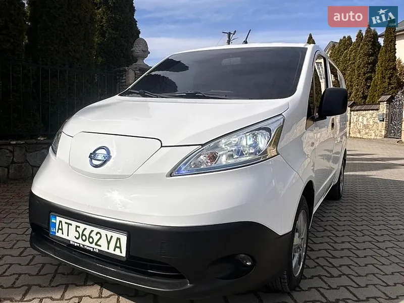 Nissan e-NV200 2014