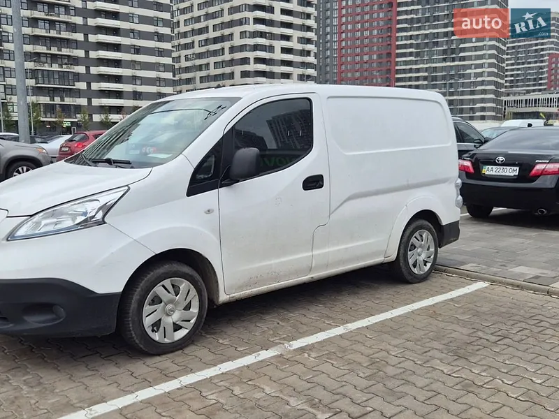 Nissan e-NV200