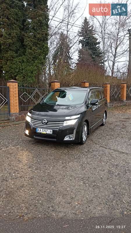 Nissan Elgrand 2012