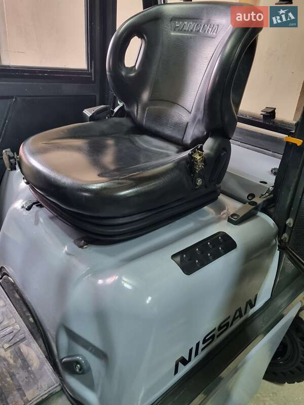 Вилочний навантажувач Nissan FG 2007 в Вінниці