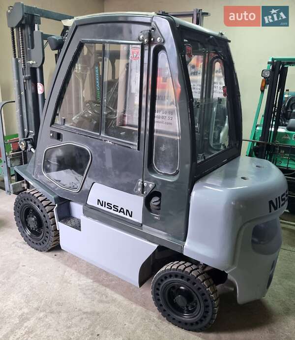 Вилочний навантажувач Nissan FG 2007 в Вінниці