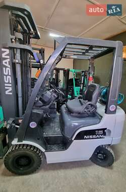 Вилочный погрузчик Nissan FG 2013 в 