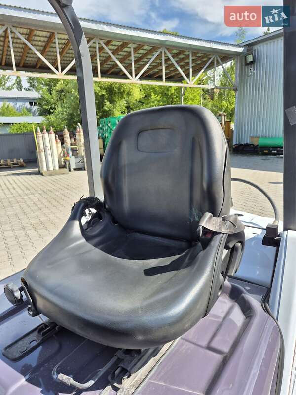 Вилочний навантажувач Nissan FG 2016 в Тернополі