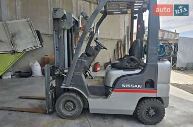 Вилочний навантажувач Nissan FG 2003 в Тернополі