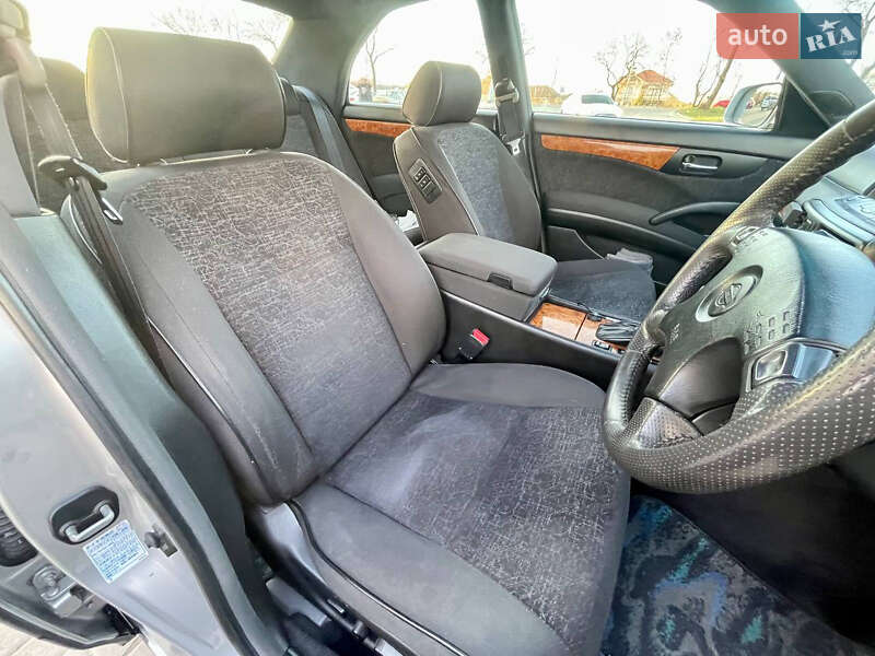 Седан Nissan Gloria 2001 в Одесі