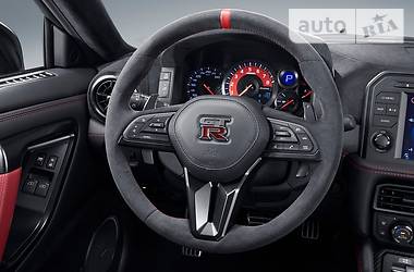 Купе Nissan GT-R 2019 в 