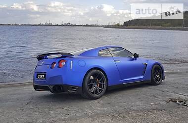 Купе Nissan GT-R 2013 в 
