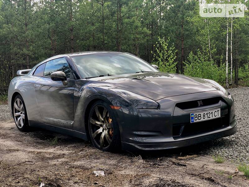 Купе Nissan GT-R 2008 в Києві