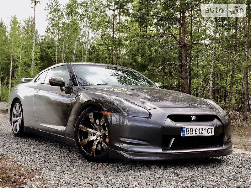 Купе Nissan GT-R 2008 в Києві