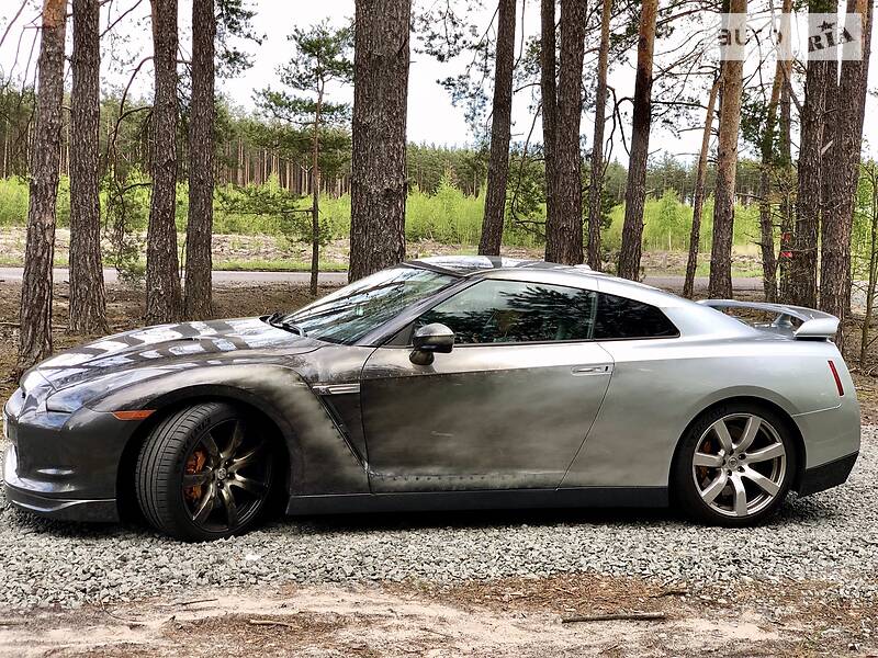 Купе Nissan GT-R 2008 в Києві