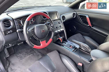 Купе Nissan GT-R 2015 в 