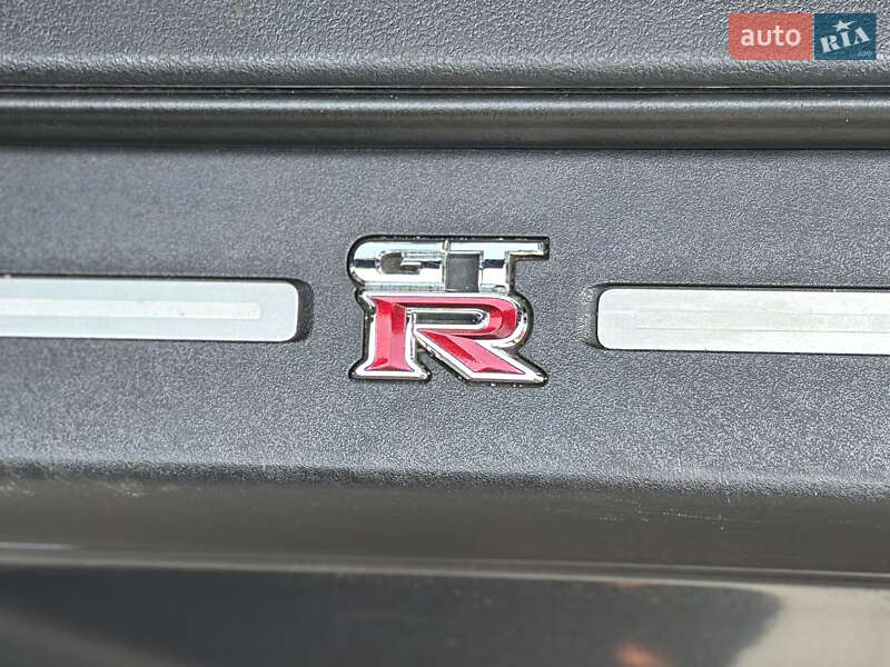 Купе Nissan GT-R 2013 в Києві